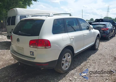 2005 Volkswagen Touareg V8 из США, поврежденный, VIN WVGCM77L45D005529